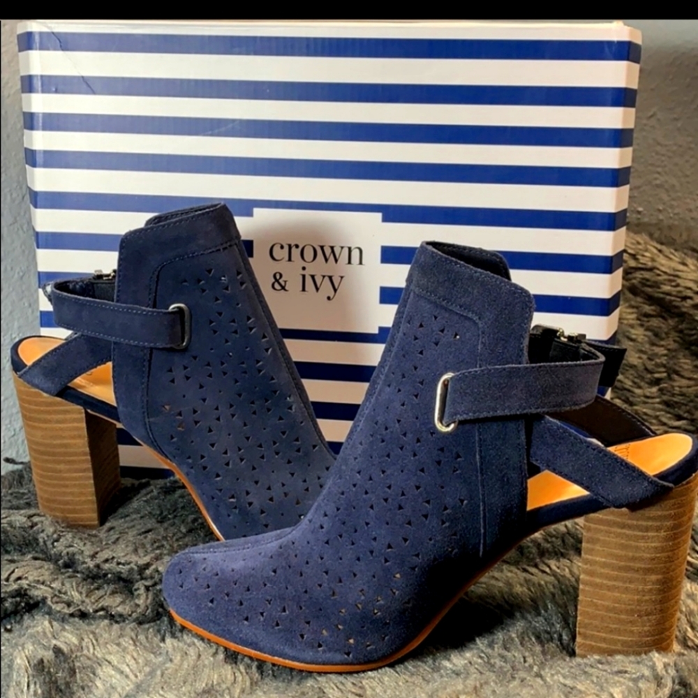 Crown & IVY booties